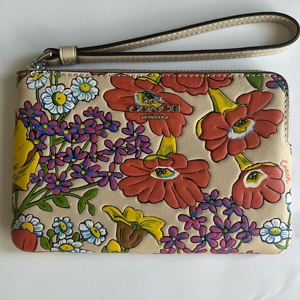 New Coach Corner Zip Leather Floral Wristlet